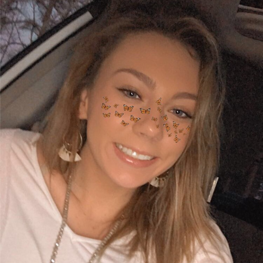 Meet your Posher, Caitlyn